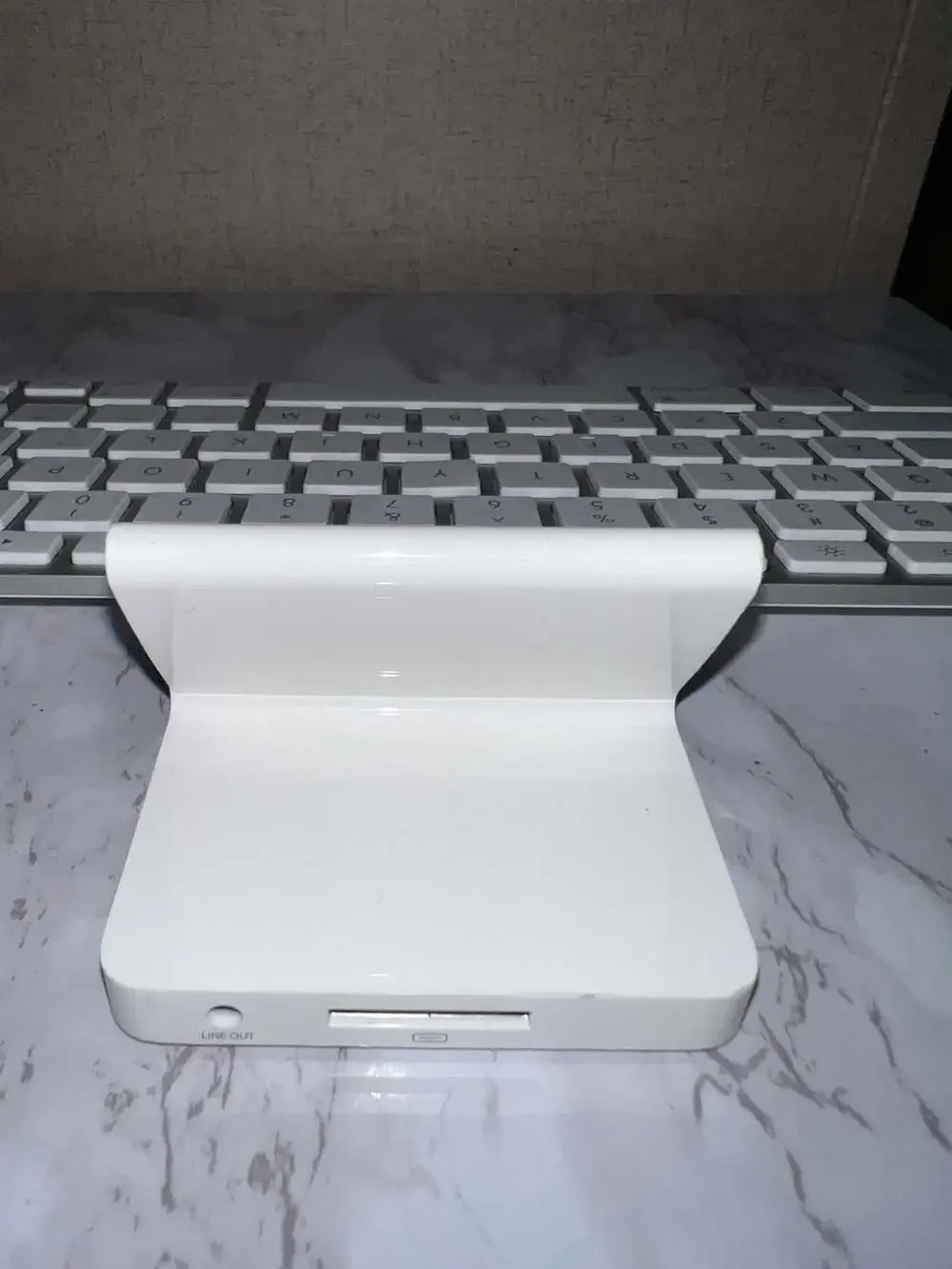 Apple iPad Keyboard Dock A1359